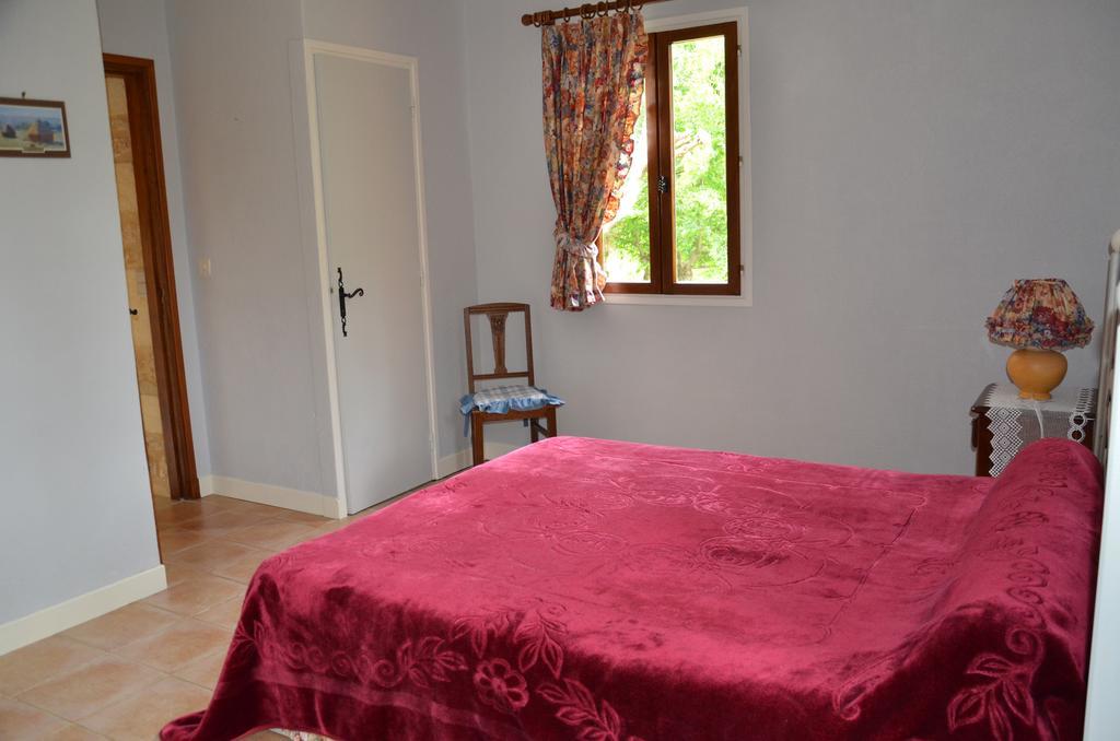 Bed and Breakfast La Gueriniere Cenac-et-Saint-Julien Экстерьер фото